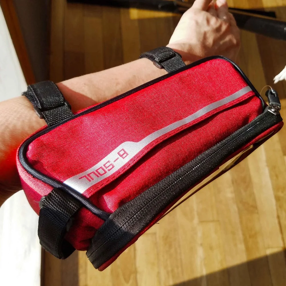 Awesome Waterproof Bike Mount Phone/Makeup Bag NWT